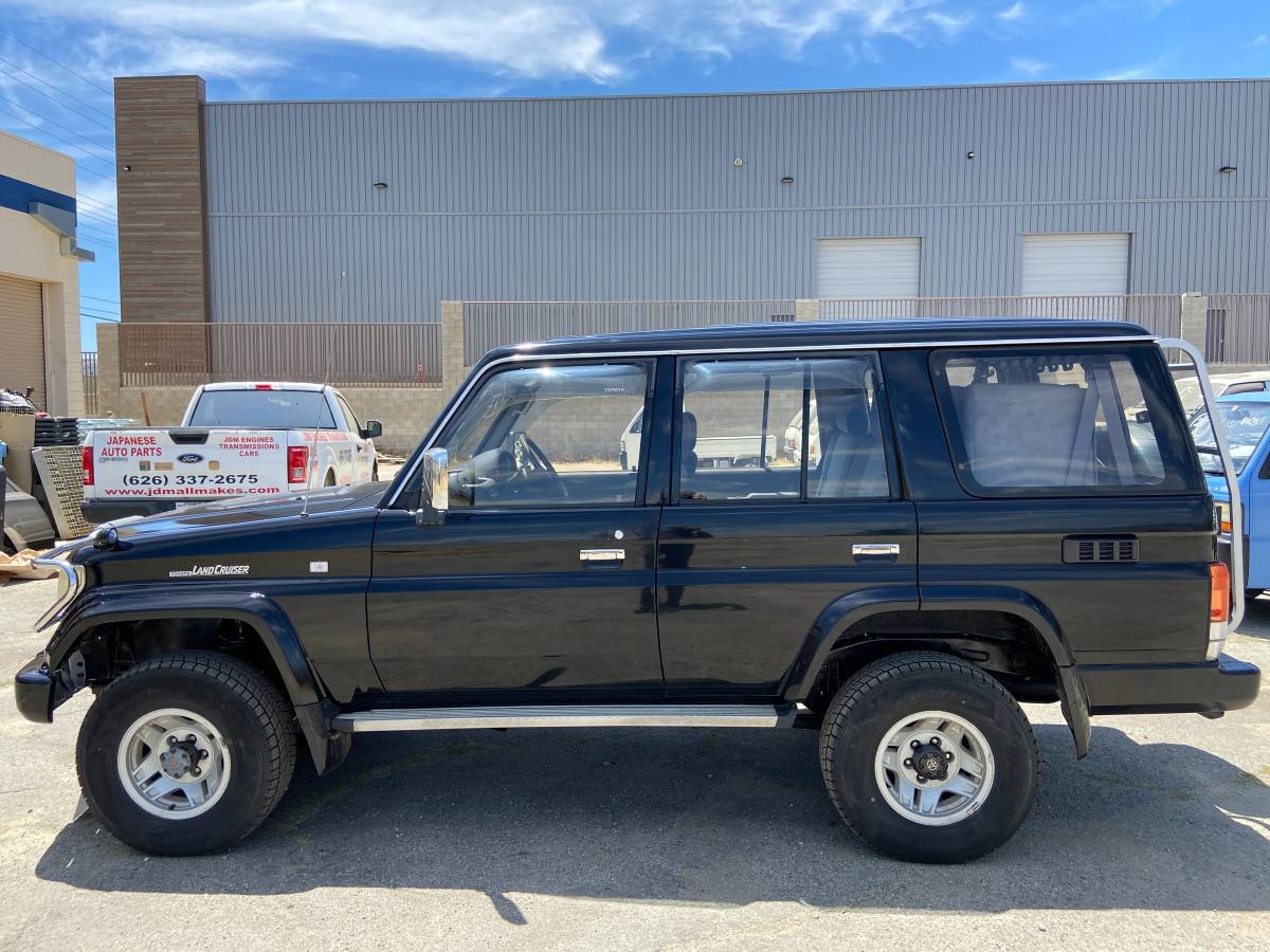 Toyota-Land-cruiser-diesel-1993-black-1
