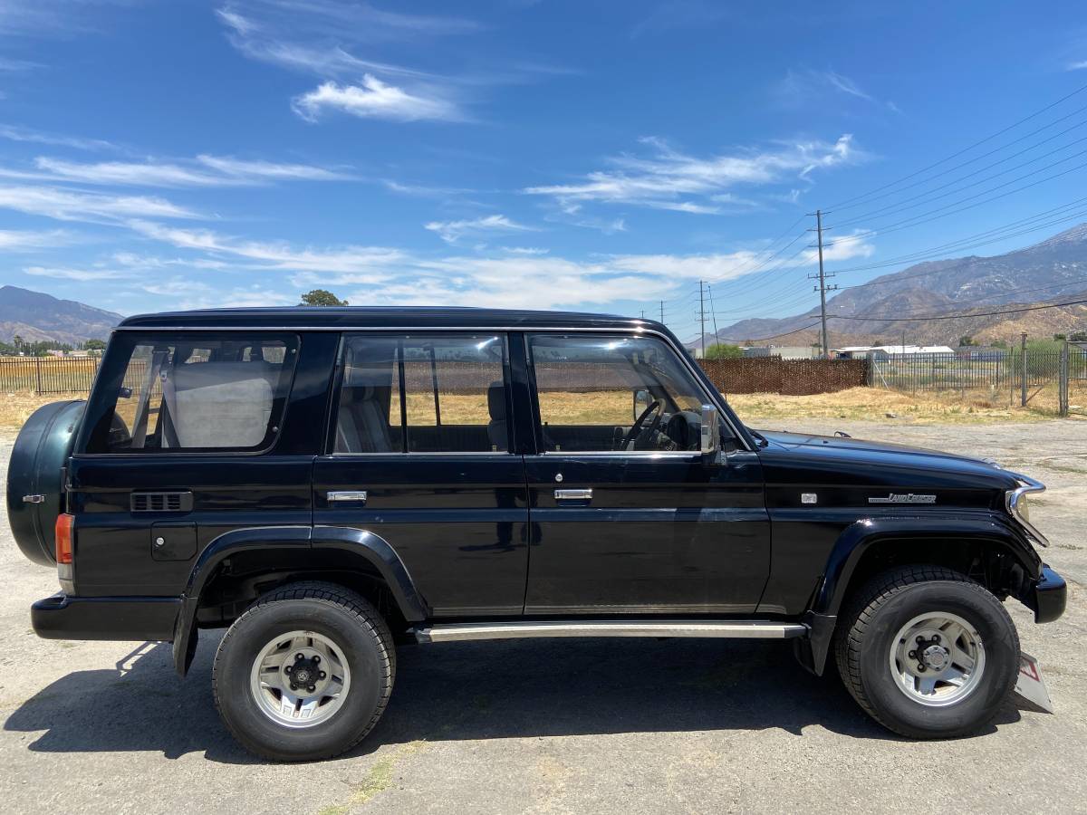 Toyota-Land-cruiser-diesel-1993-black-7