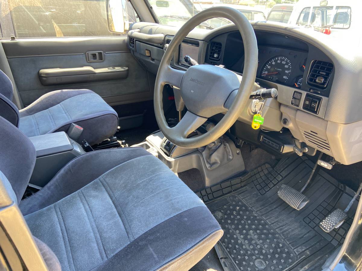 Toyota-Land-cruiser-diesel-1993-black-8