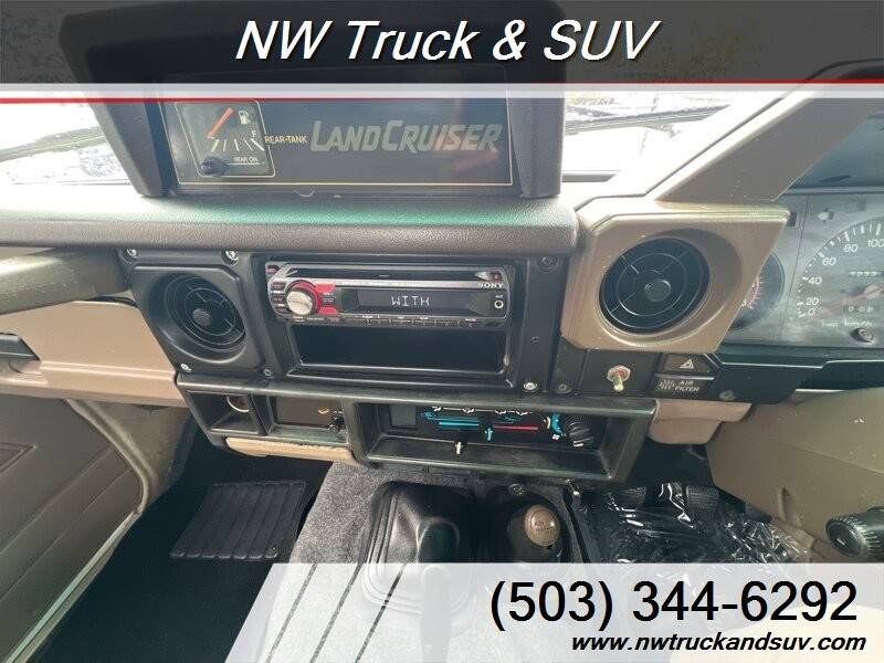 Toyota-Land-cruiser-diesel-1995-white-17