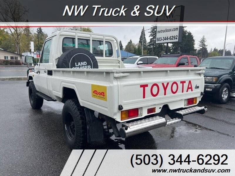 Toyota-Land-cruiser-diesel-1995-white-6