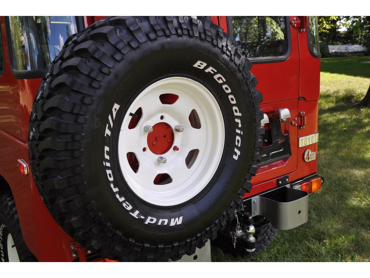 Toyota-Land-cruiser-fj-1979-Red-with-white-top-Gray-15