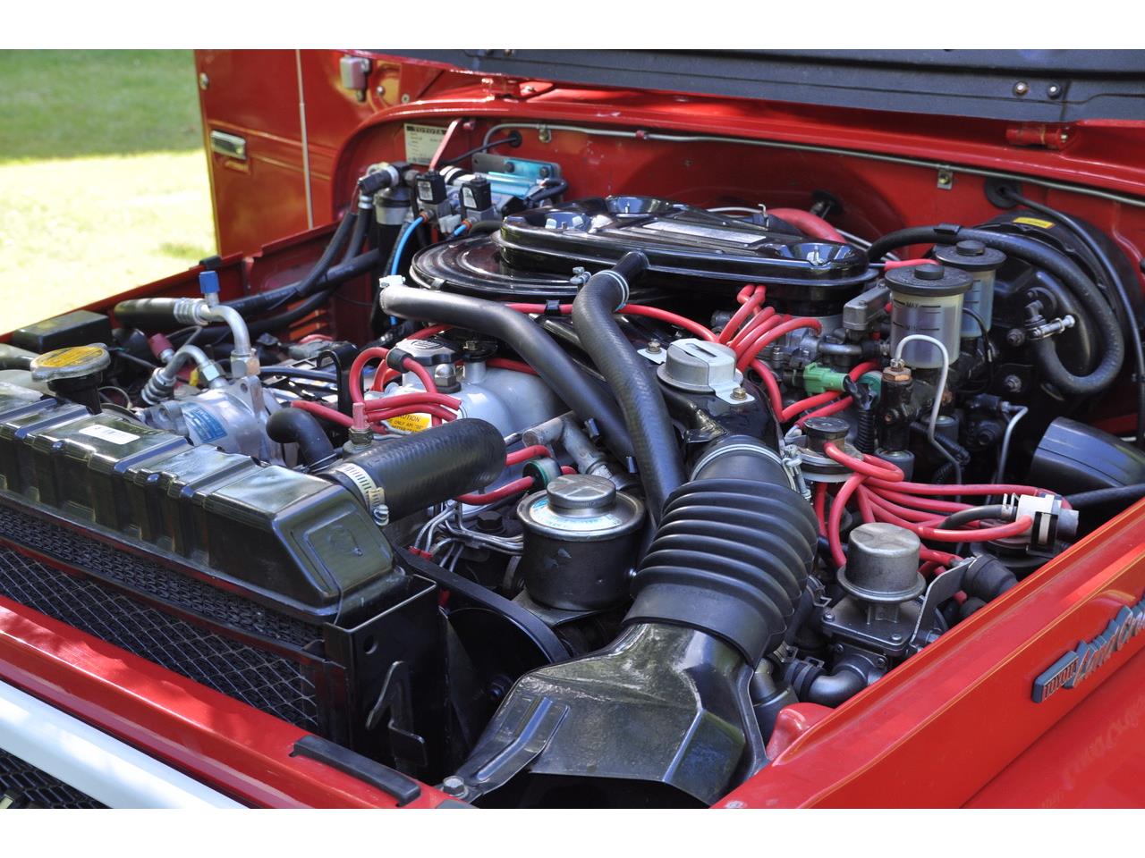 Toyota-Land-cruiser-fj-1979-Red-with-white-top-Gray-18