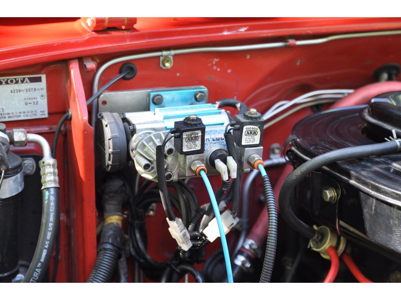 Toyota-Land-cruiser-fj-1979-Red-with-white-top-Gray-19