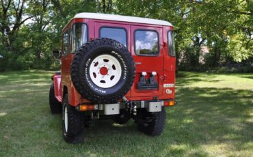 Toyota-Land-cruiser-fj-1979-Red-with-white-top-Gray-2