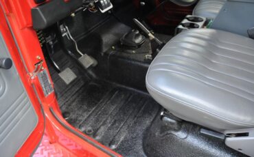 Toyota-Land-cruiser-fj-1979-Red-with-white-top-Gray-24