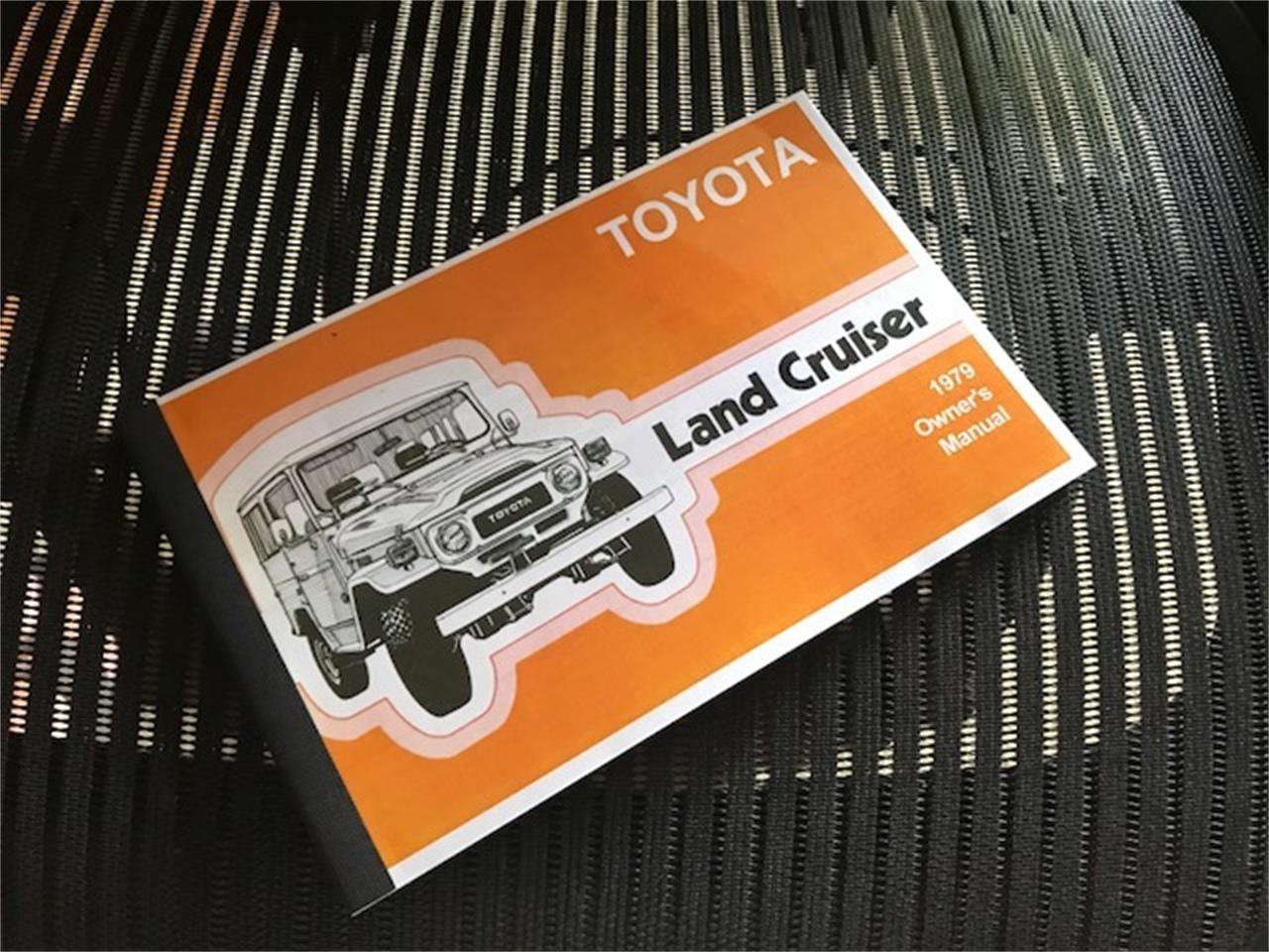Toyota-Land-cruiser-fj-1979-Red-with-white-top-Gray-28