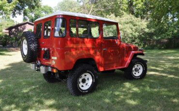 Toyota-Land-cruiser-fj-1979-Red-with-white-top-Gray-29