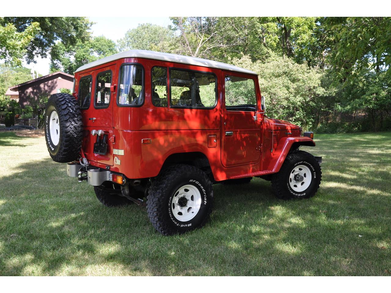 Toyota-Land-cruiser-fj-1979-Red-with-white-top-Gray-29
