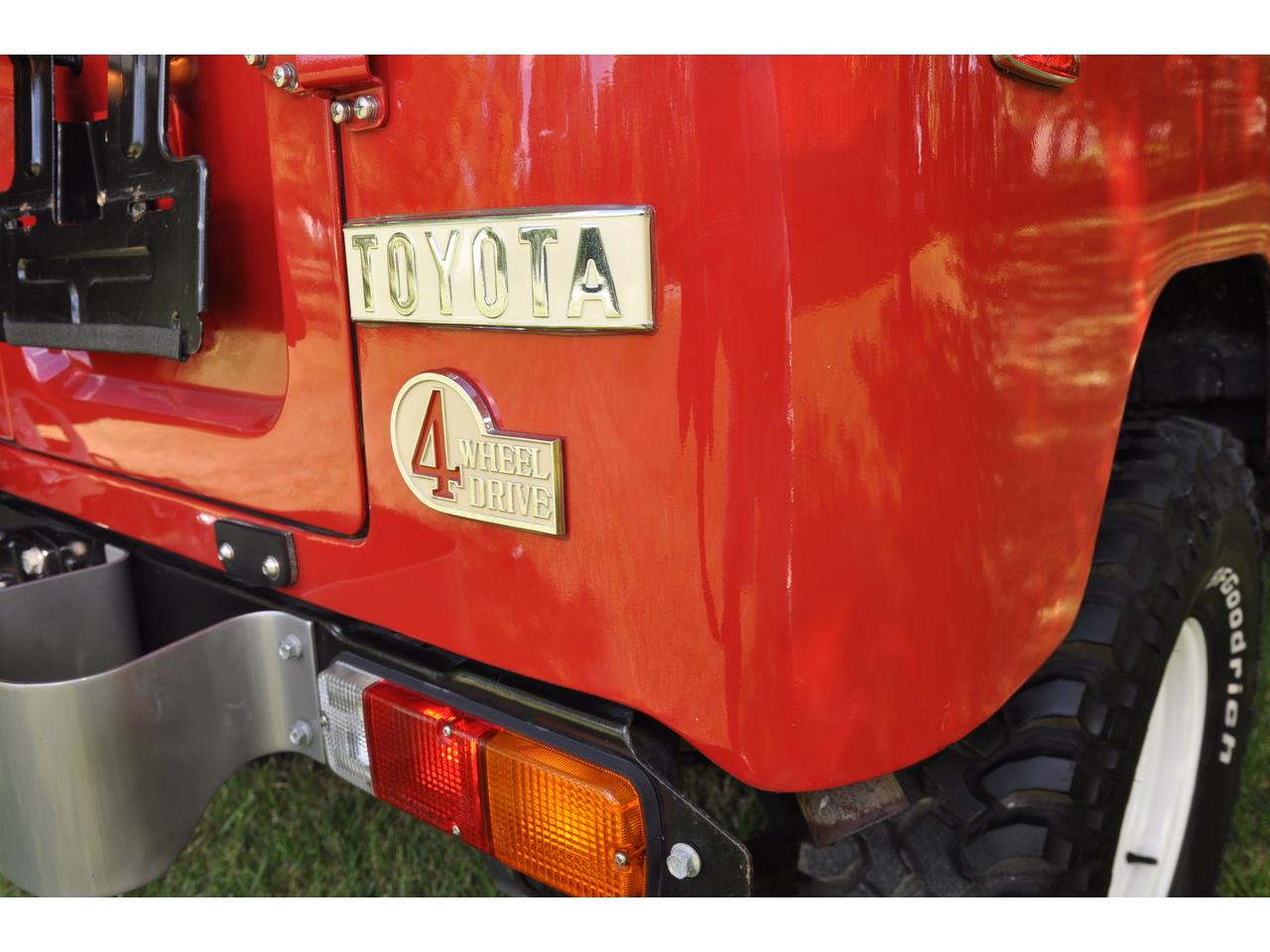 Toyota-Land-cruiser-fj-1979-Red-with-white-top-Gray-31