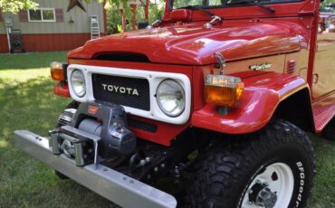 Toyota-Land-cruiser-fj-1979-Red-with-white-top-Gray-33