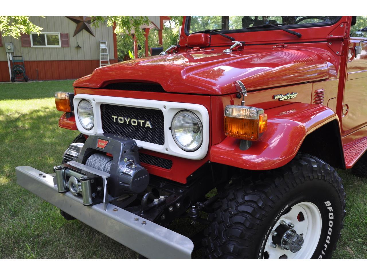 Toyota-Land-cruiser-fj-1979-Red-with-white-top-Gray-33