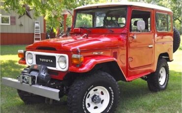Toyota-Land-cruiser-fj-1979-Red-with-white-top-Gray-44