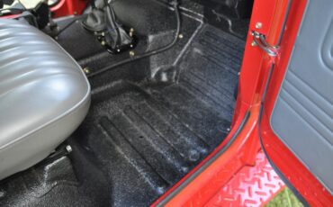 Toyota-Land-cruiser-fj-1979-Red-with-white-top-Gray-9
