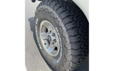 Toyota-Land-cruiser-fj-1991-White-Grey-12