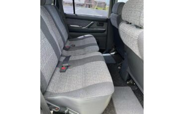 Toyota-Land-cruiser-fj-1991-White-Grey-9