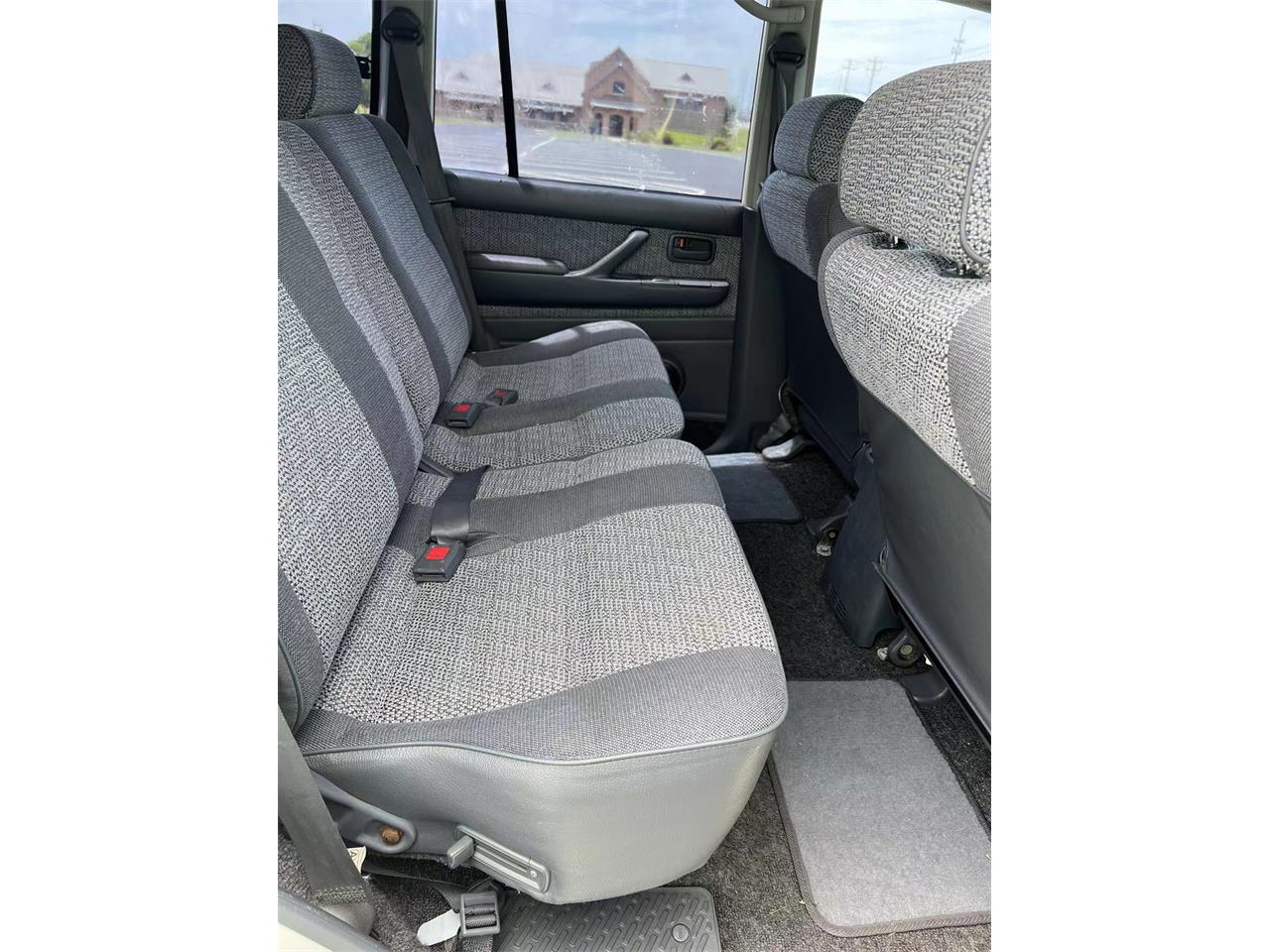 Toyota-Land-cruiser-fj-1991-White-Grey-9