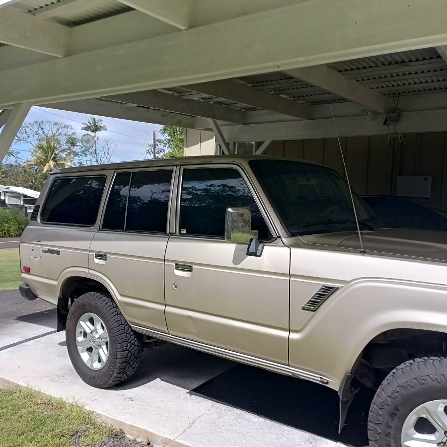 Toyota-Land-cruiser-fj-62-1990