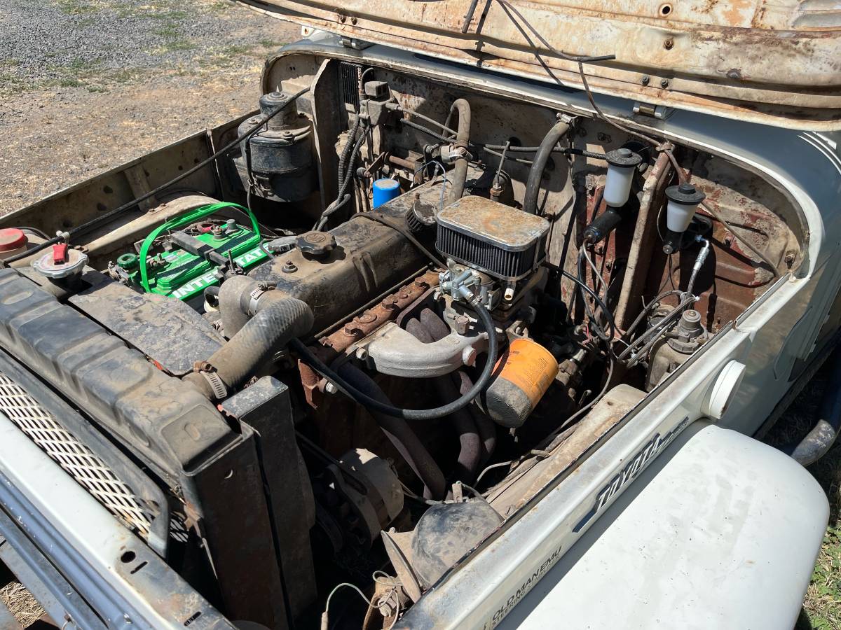 Toyota-Land-cruiser-fj40-1969-white-12