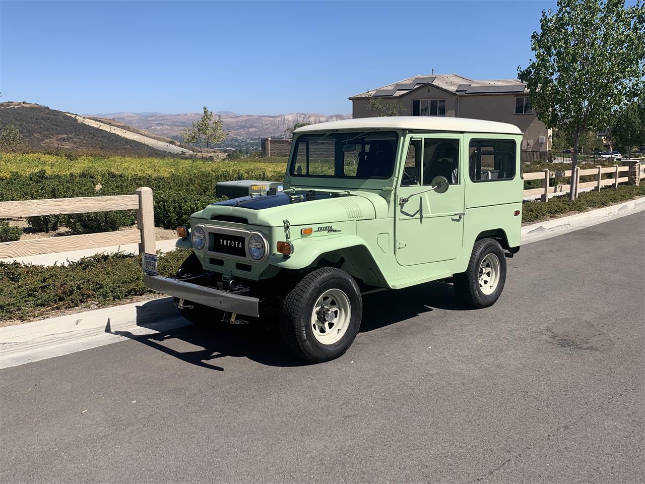 Toyota-Land-cruiser-fj40-1970-Green-Black-14
