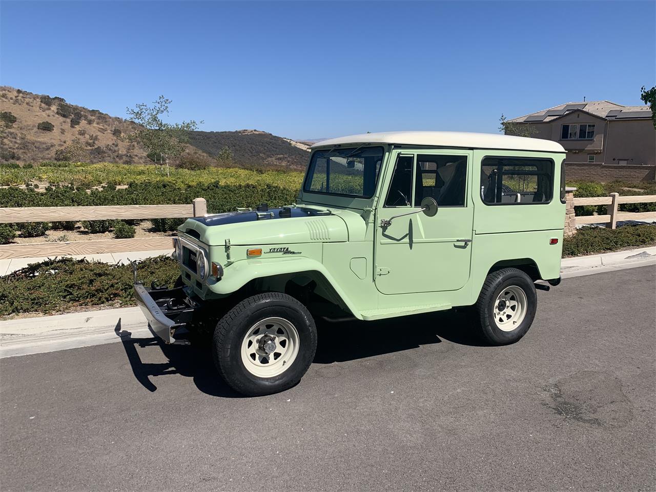 Toyota-Land-cruiser-fj40-1970-Green-Black-16