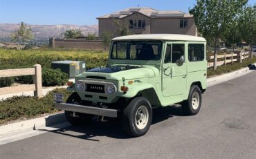 Toyota-Land-cruiser-fj40-1970-Green-Black-2