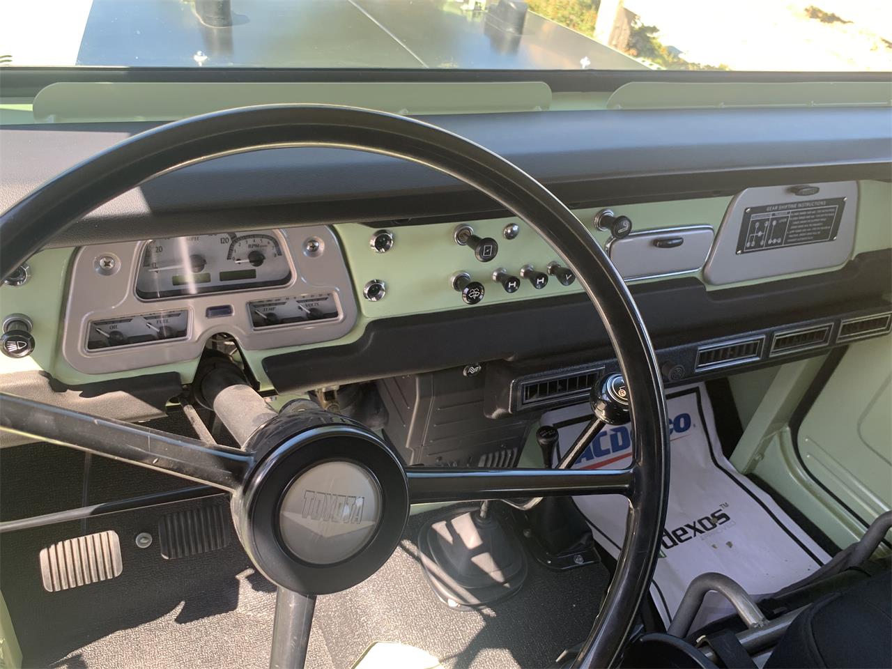 Toyota-Land-cruiser-fj40-1970-Green-Black-21
