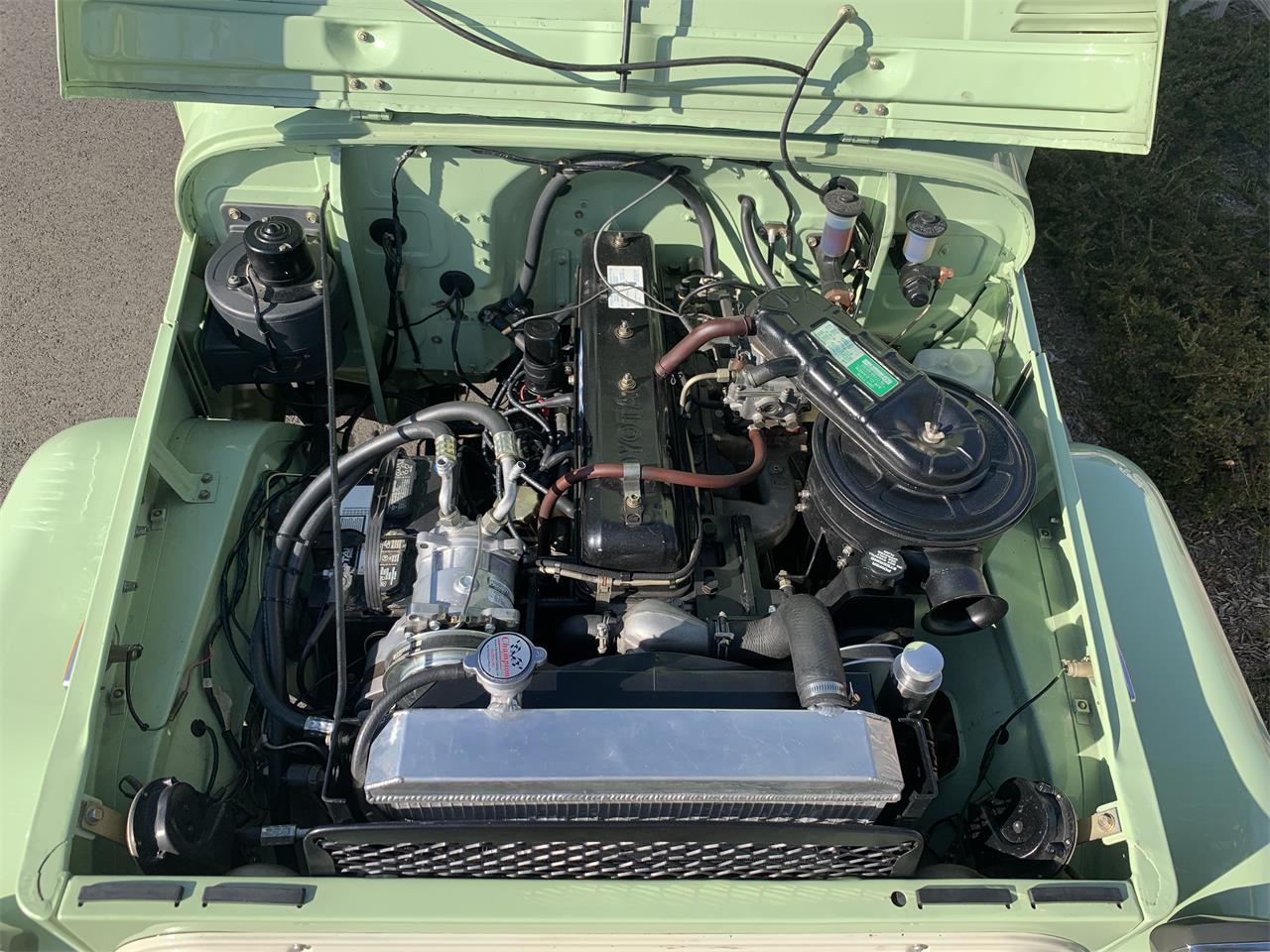 Toyota-Land-cruiser-fj40-1970-Green-Black-25