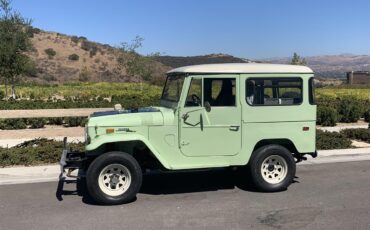 Toyota-Land-cruiser-fj40-1970-Green-Black-3