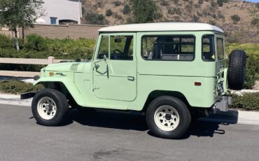 Toyota-Land-cruiser-fj40-1970-Green-Black-4