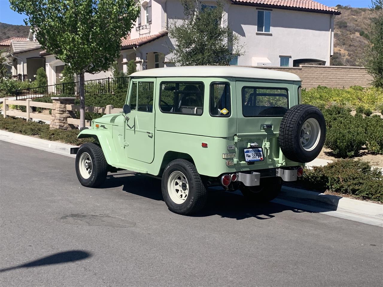 Toyota-Land-cruiser-fj40-1970-Green-Black-5