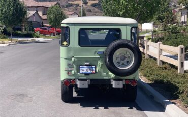 Toyota-Land-cruiser-fj40-1970-Green-Black-6
