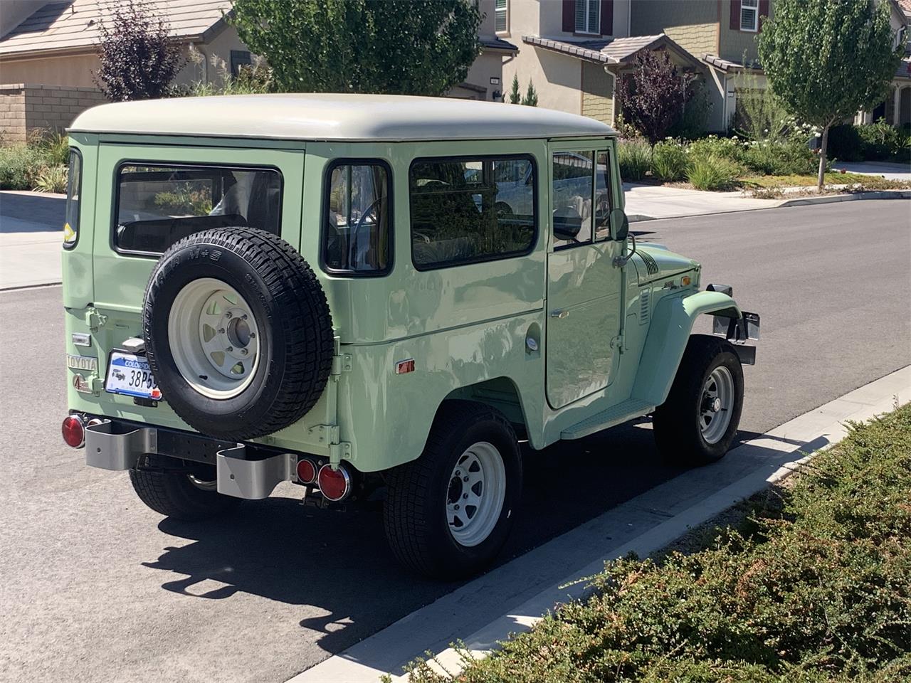 Toyota-Land-cruiser-fj40-1970-Green-Black-7