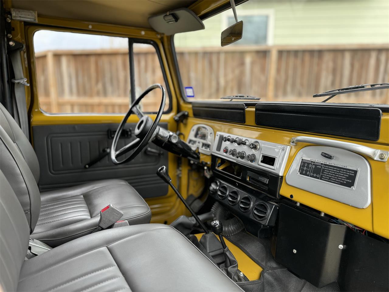 Toyota-Land-cruiser-fj40-1971-Yellow-Gray-19