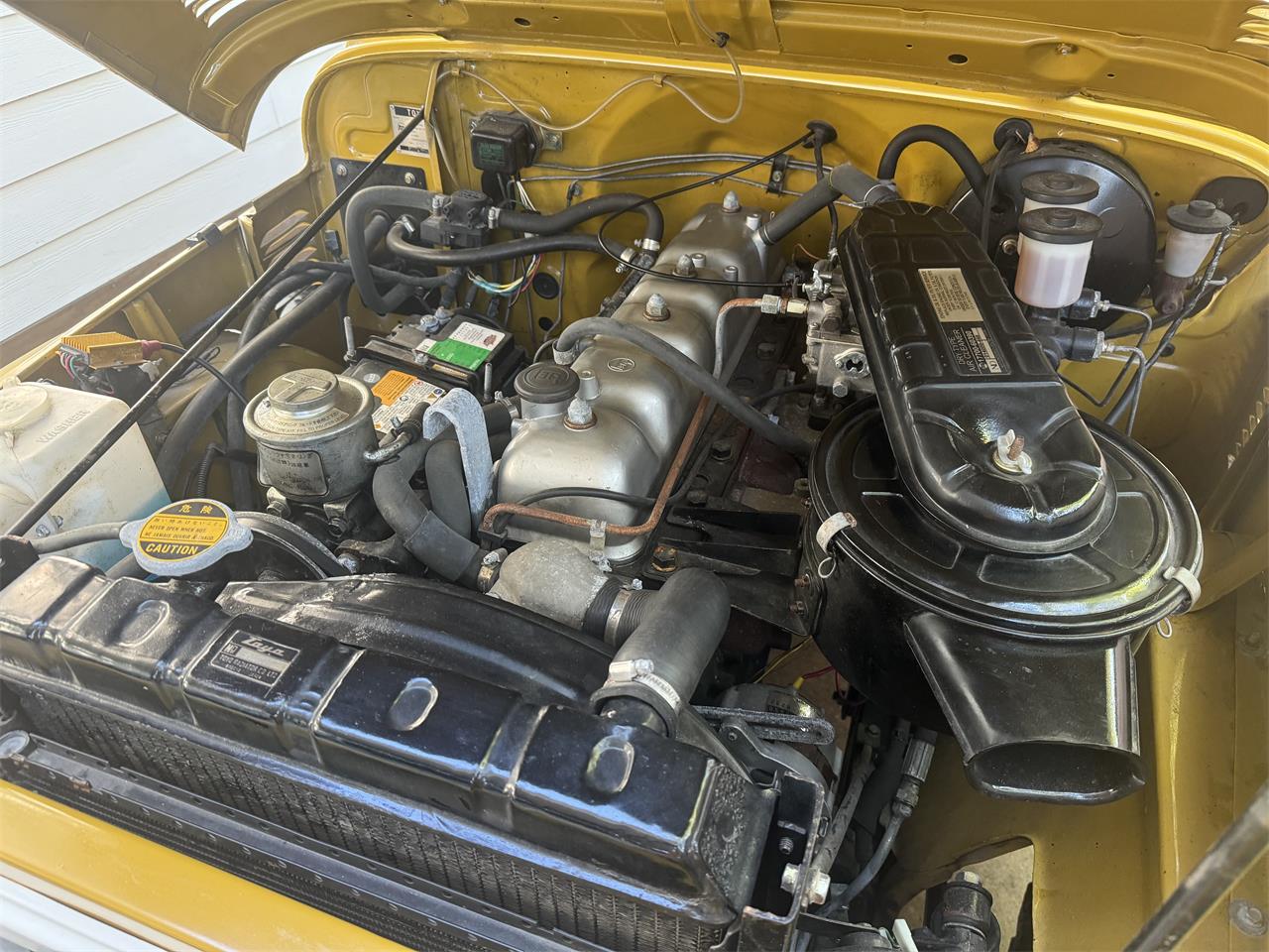 Toyota-Land-cruiser-fj40-1971-Yellow-Gray-4