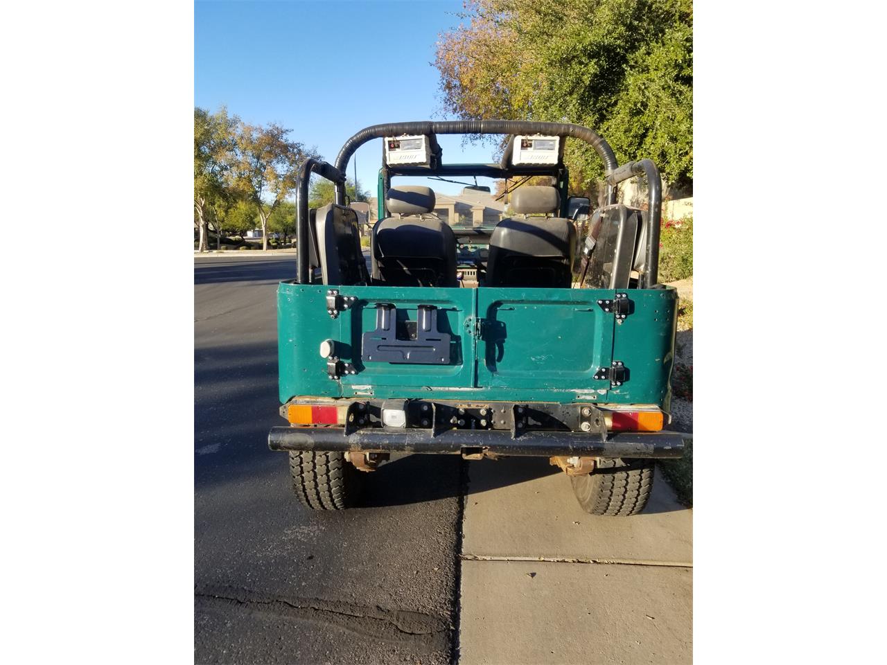 Toyota-Land-cruiser-fj40-1974-Green-Black-3