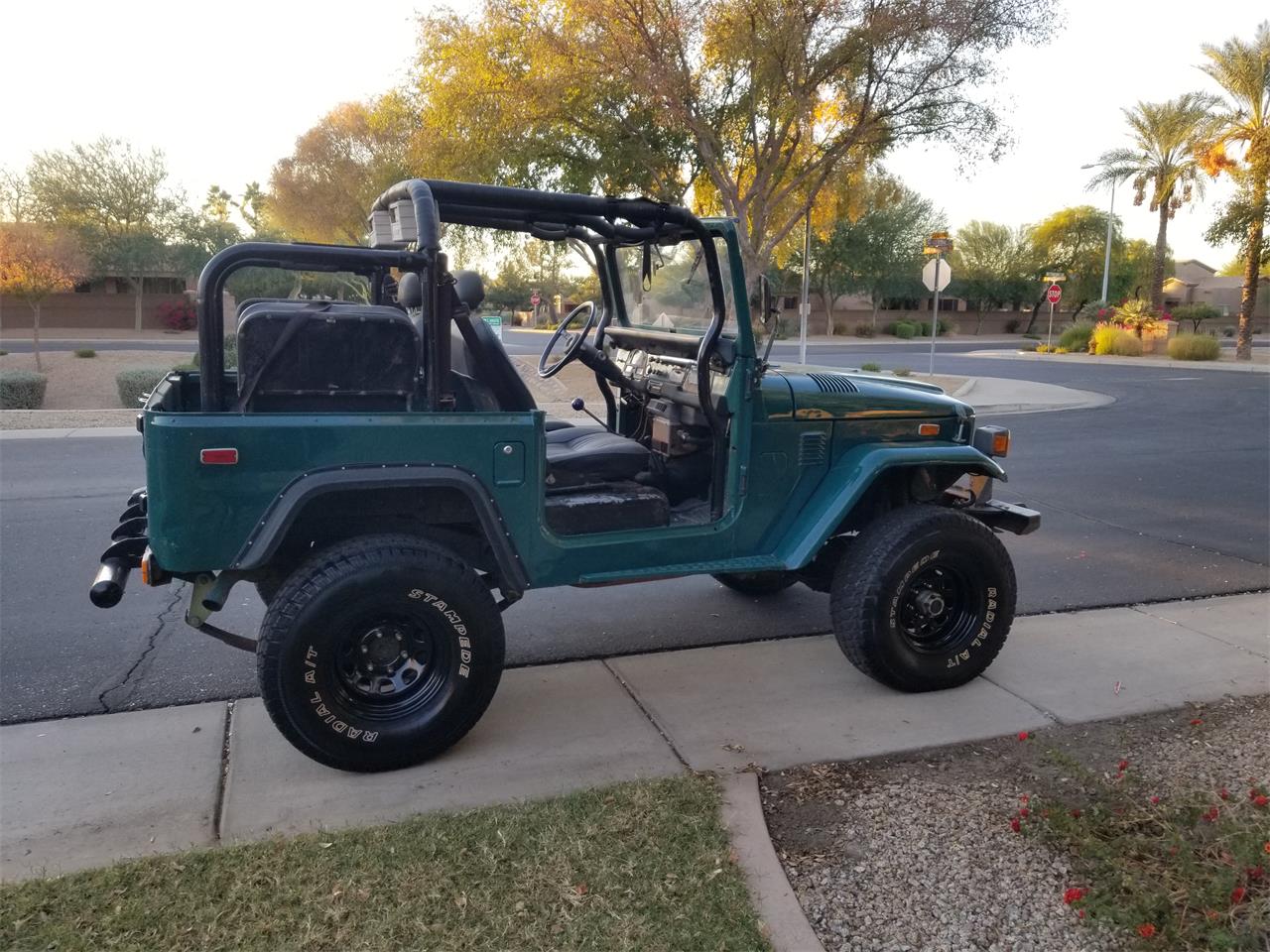 Toyota-Land-cruiser-fj40-1974-Green-Black-4