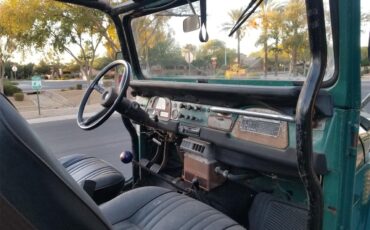 Toyota-Land-cruiser-fj40-1974-Green-Black-5
