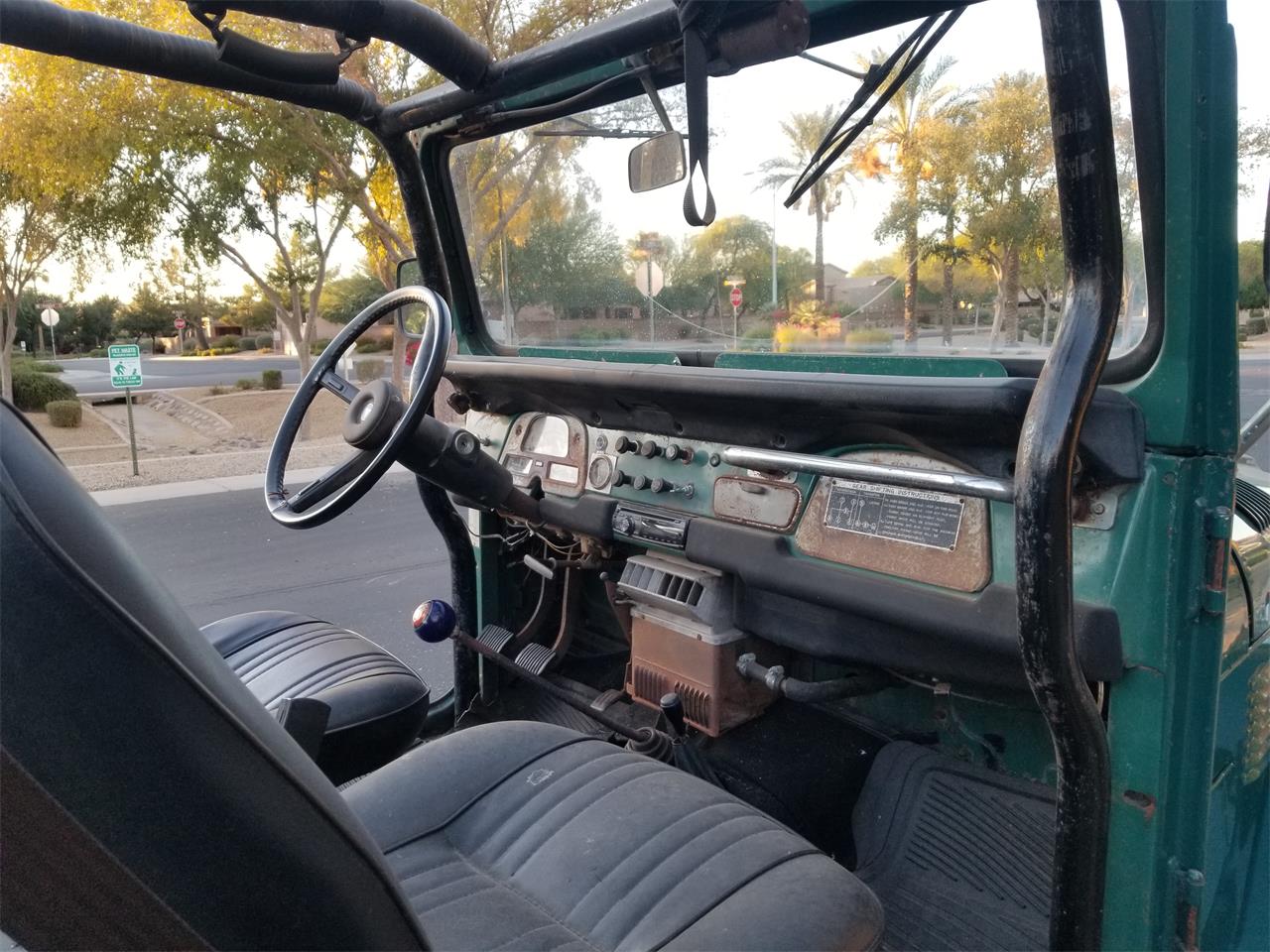 Toyota-Land-cruiser-fj40-1974-Green-Black-5