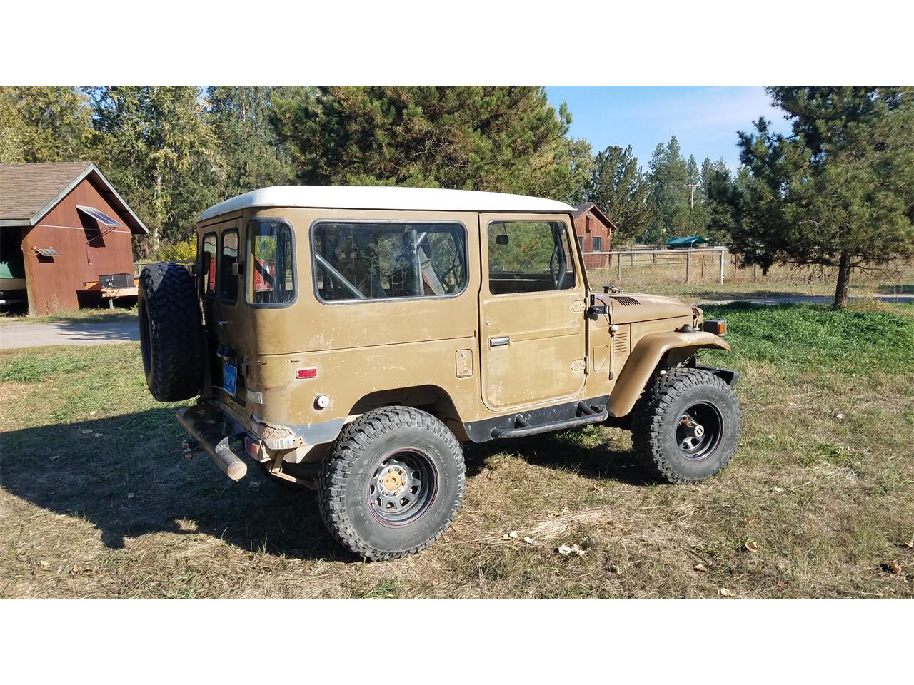 Toyota-Land-cruiser-fj40-1976-Tan-Burgundy-1