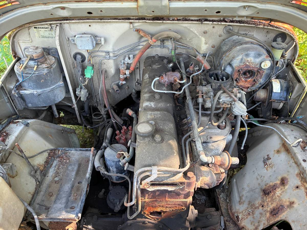 Toyota-Land-cruiser-fj40-1977-12