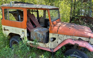 Toyota-Land-cruiser-fj40-1977-13