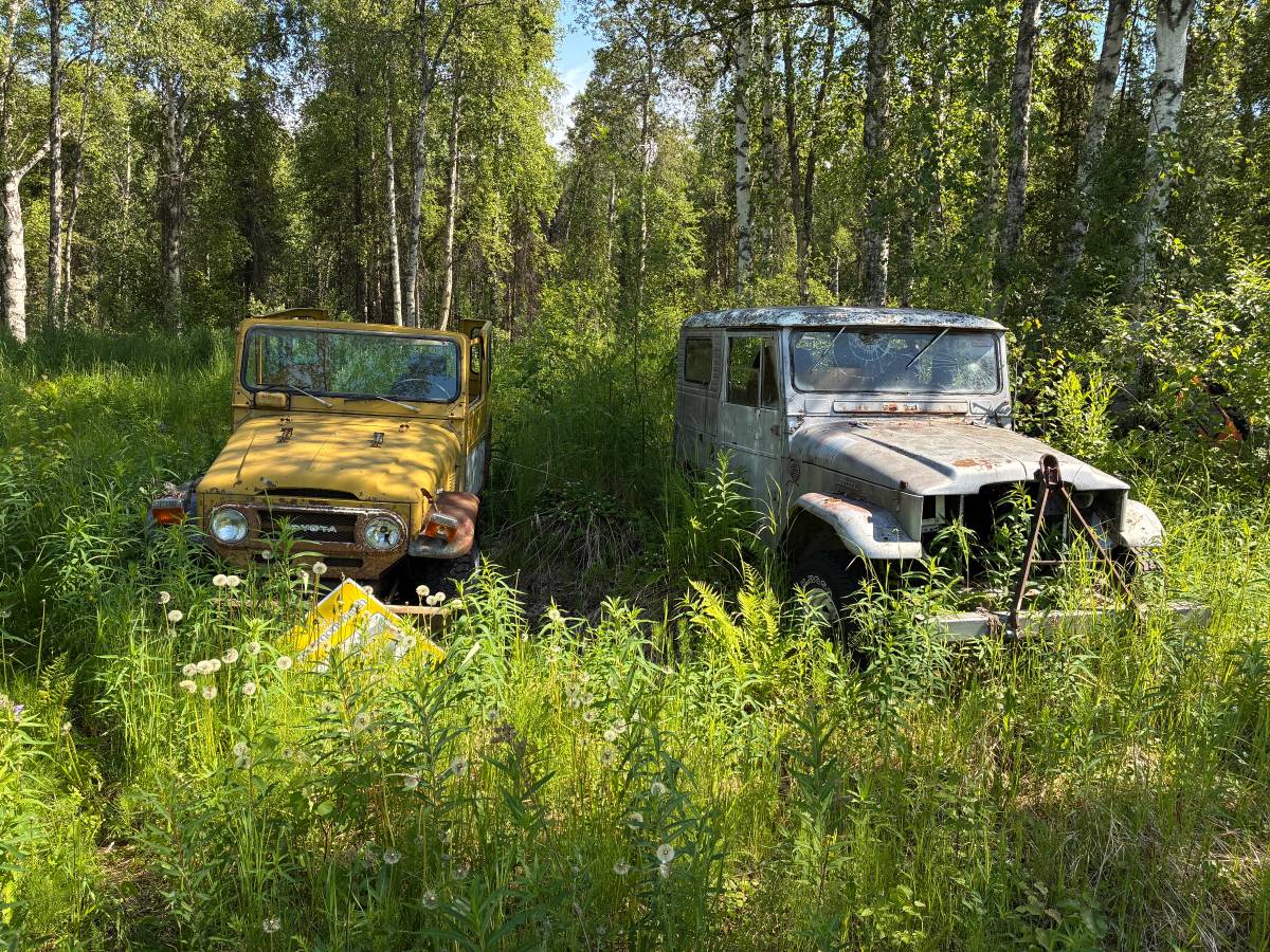 Toyota-Land-cruiser-fj40-1977-3