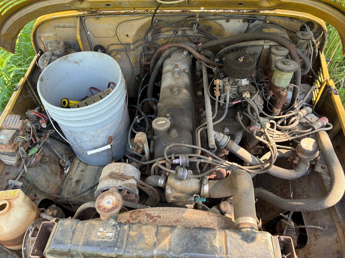 Toyota-Land-cruiser-fj40-1977-5