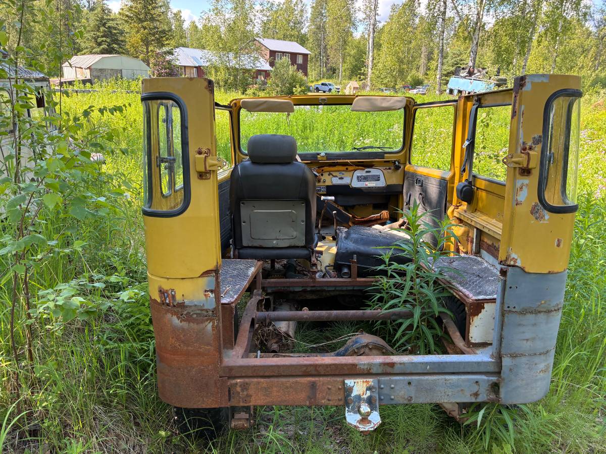 Toyota-Land-cruiser-fj40-1977-6
