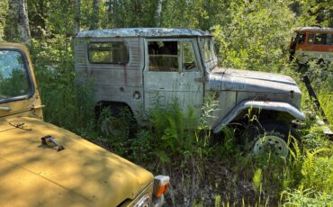 Toyota-Land-cruiser-fj40-1977-8