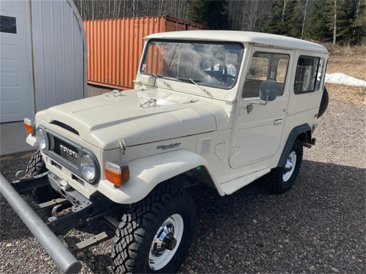 Toyota-Land-cruiser-fj40-1978-White-Blackgrey-1