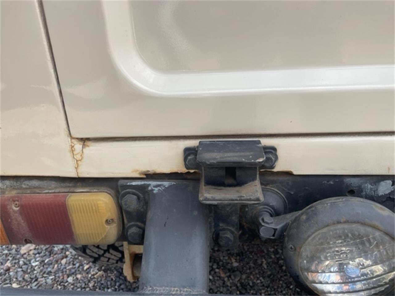 Toyota-Land-cruiser-fj40-1978-White-Blackgrey-11