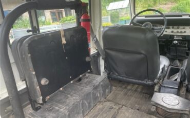 Toyota-Land-cruiser-fj40-1978-White-Blackgrey-13