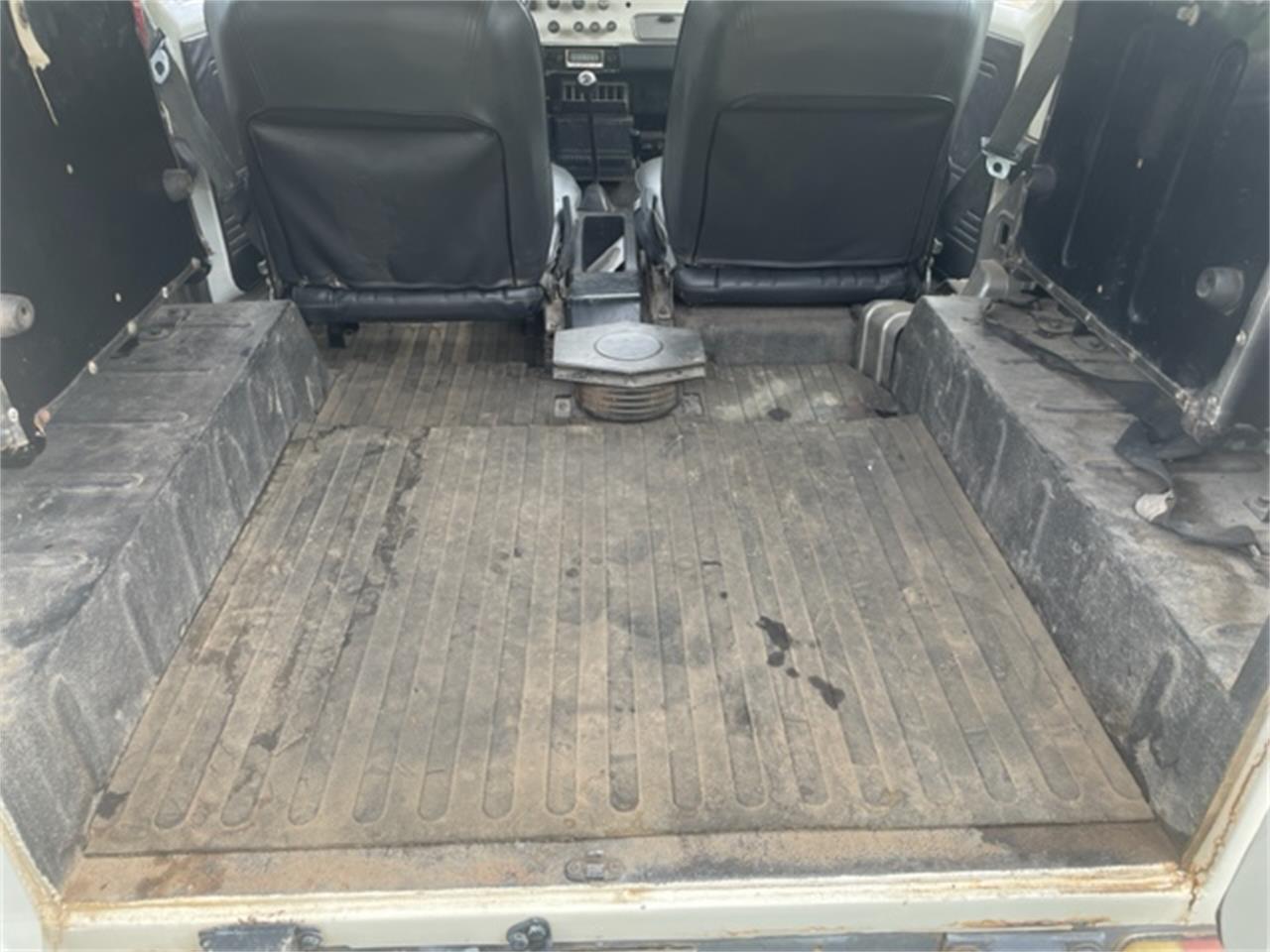 Toyota-Land-cruiser-fj40-1978-White-Blackgrey-19